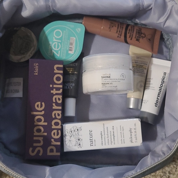 BNWT BEAUTY BUNDLE - Picture 4 of 4